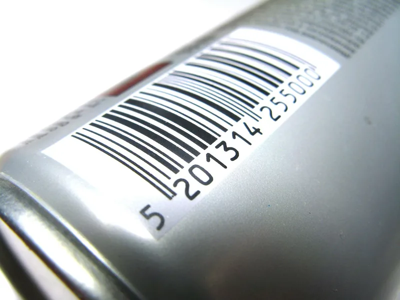 Code-barres imprimé sur un emballage métallique