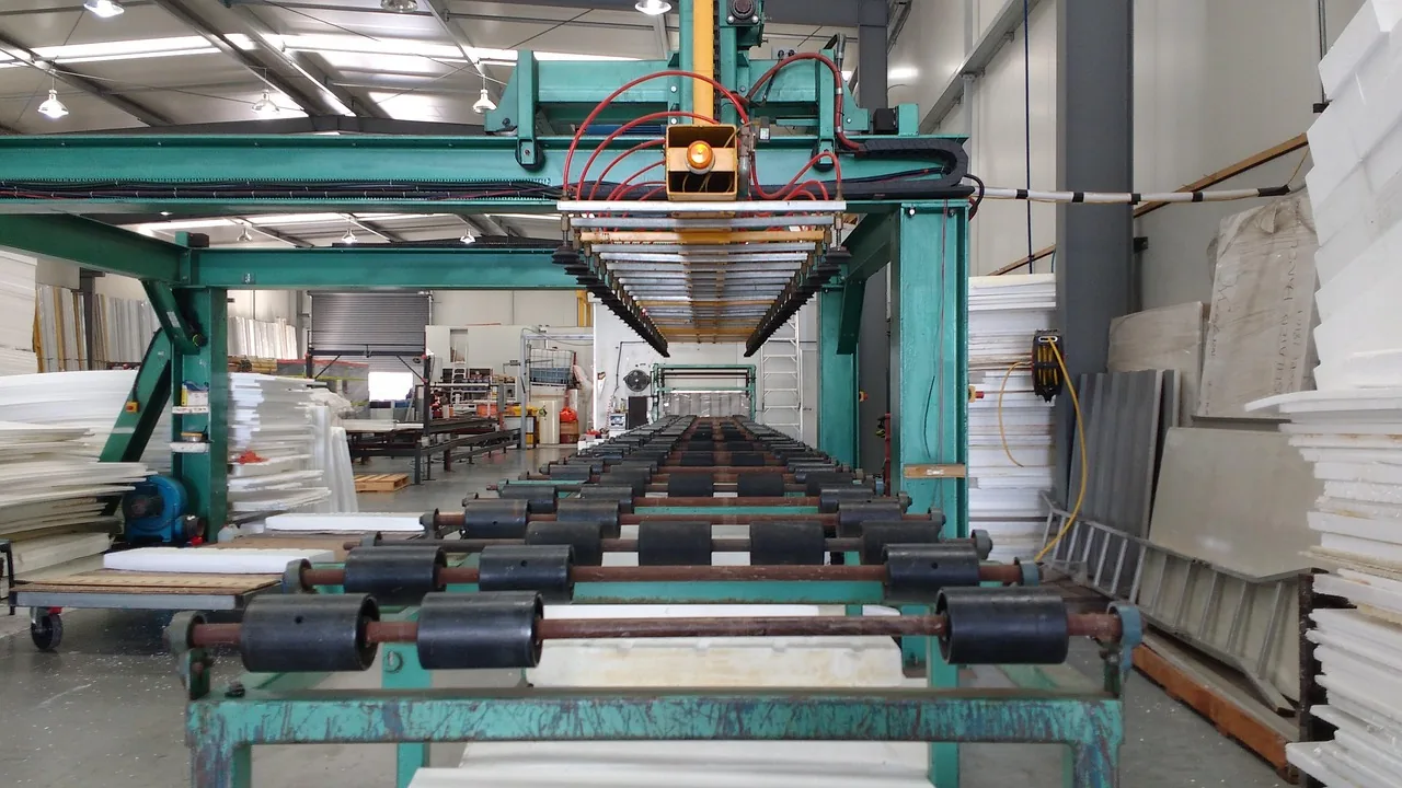 Machine spéciale de manutention à structure verte dans un atelier de fabrication